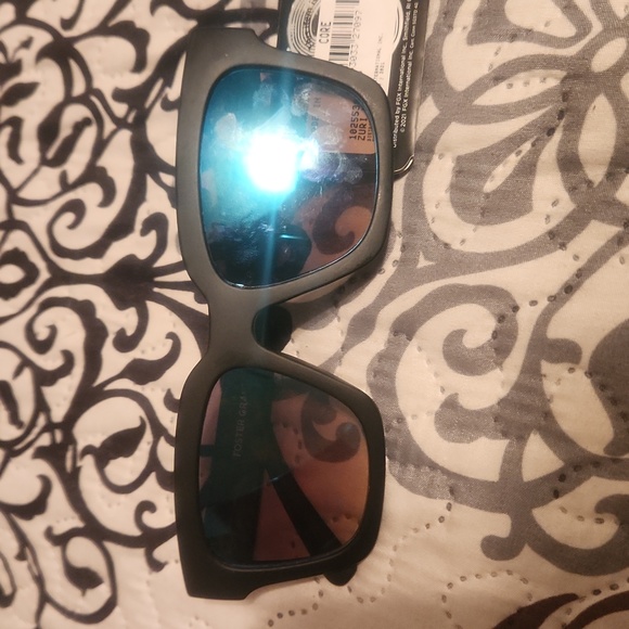 $10 womens foster grant shades - Picture 1 of 4
